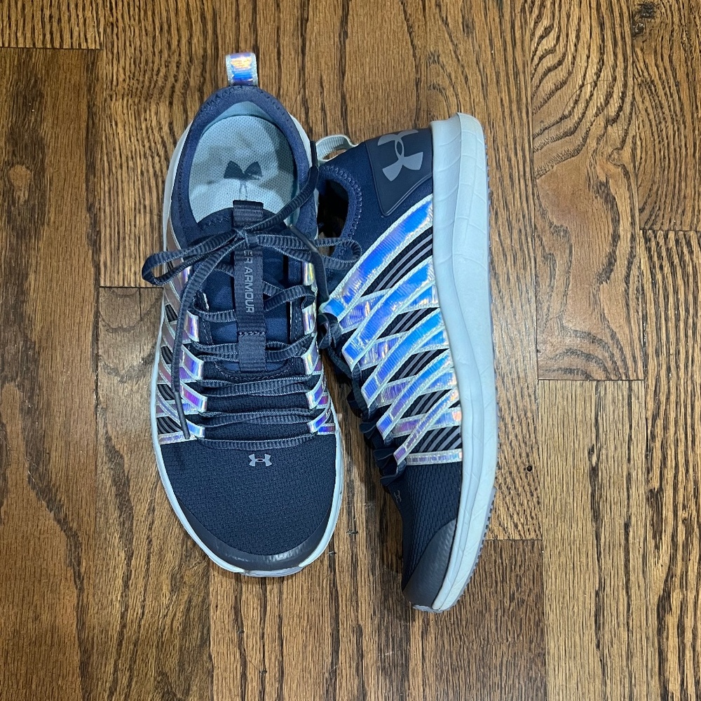 UnderArmor kids shoe size 3